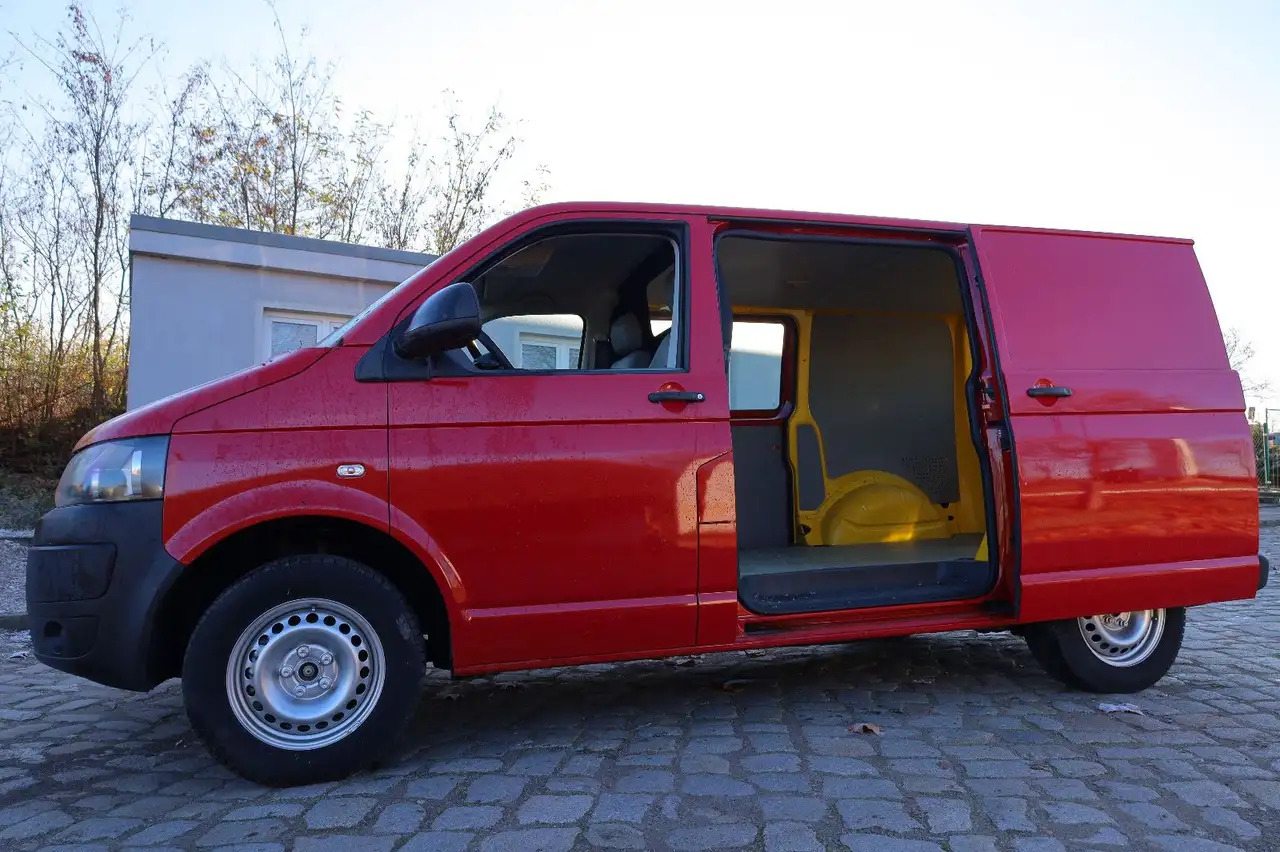 Volkswagen T5 Transporter Kasten-Kombi 2.0 TDI/EU5/1.Hand - فان: صورة 5 Volkswagen T5 Transporter Kasten-Kombi 2.0 TDI/EU5/1.Hand - فان: صورة 5