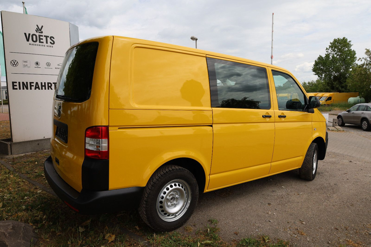 Volkswagen T5 Transporter Kasten-Kombi 2.0 TDI/EU5 - فان المدمجة: صورة 4 Volkswagen T5 Transporter Kasten-Kombi 2.0 TDI/EU5 - فان المدمجة: صورة 4