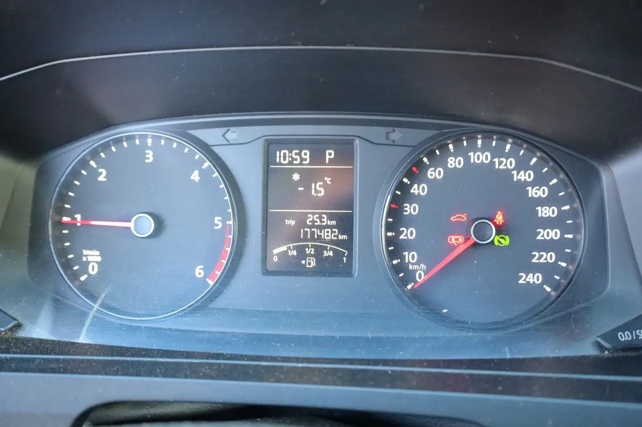 سيارة للبيع Volkswagen T6 Transporter / 2.0 TDI/EU6/1.Hand: صورة 15 سيارة للبيع Volkswagen T6 Transporter / 2.0 TDI/EU6/1.Hand: صورة 15