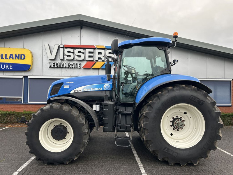 New Holland New Holland T7070 - جرار: صورة 2 New Holland New Holland T7070 - جرار: صورة 2