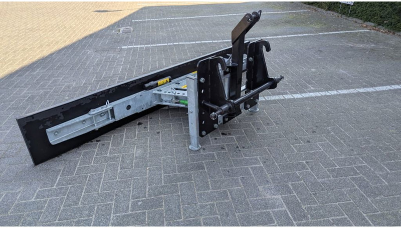 Zocon Rubberschuif 2.80 mtr Giant + 3-punts - معدات الماشية: صورة 3 Zocon Rubberschuif 2.80 mtr Giant + 3-punts - معدات الماشية: صورة 3