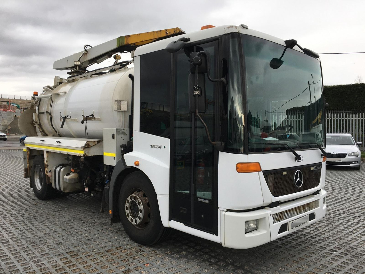 Mercedes-Benz Econic 1824 - فراغ شاحنة: صورة 1 Mercedes-Benz Econic 1824 - فراغ شاحنة: صورة 1