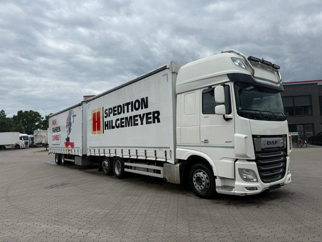 DAF XF 480 FAN LowDeck 6x2 Jumbo Inklusive Anhänger - شاحنة ذات ستائر جانبية: صورة 1 DAF XF 480 FAN LowDeck 6x2 Jumbo Inklusive Anhänger - شاحنة ذات ستائر جانبية: صورة 1