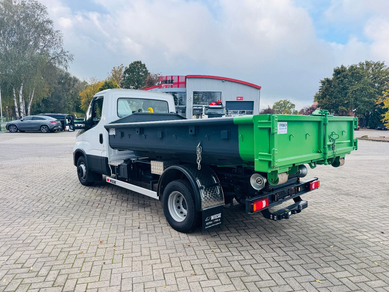 Iveco Daily 70C18H Hyva Abrollkipper - شاحنة برافعة خطافية: صورة 2 Iveco Daily 70C18H Hyva Abrollkipper - شاحنة برافعة خطافية: صورة 2