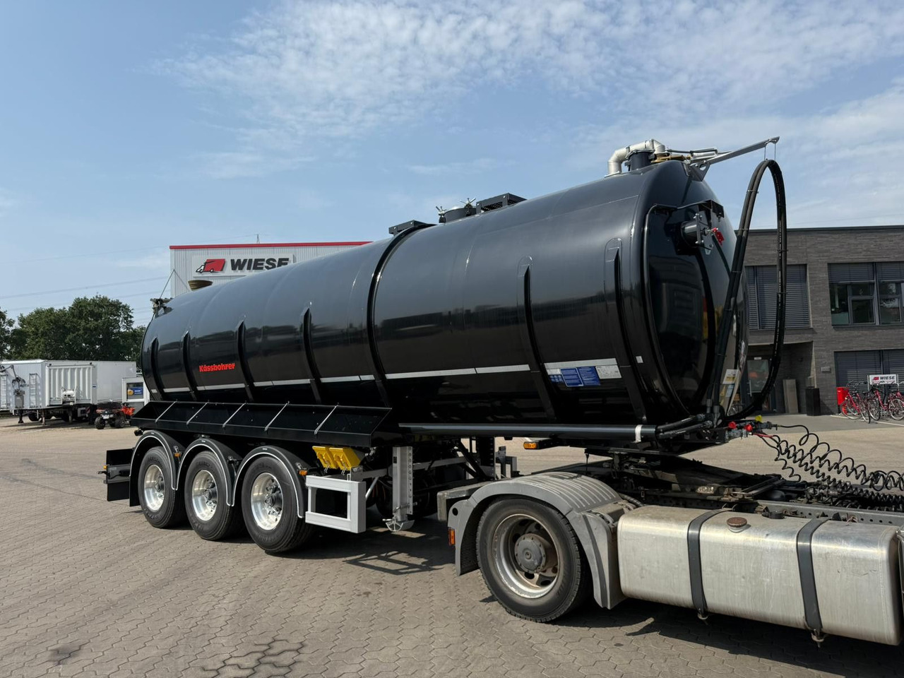 Kässbohrer K.STN L 30 Edelstahl Tanker Gülle Naturabfall - نصف مقطورة صهريج: صورة 3 Kässbohrer K.STN L 30 Edelstahl Tanker Gülle Naturabfall - نصف مقطورة صهريج: صورة 3