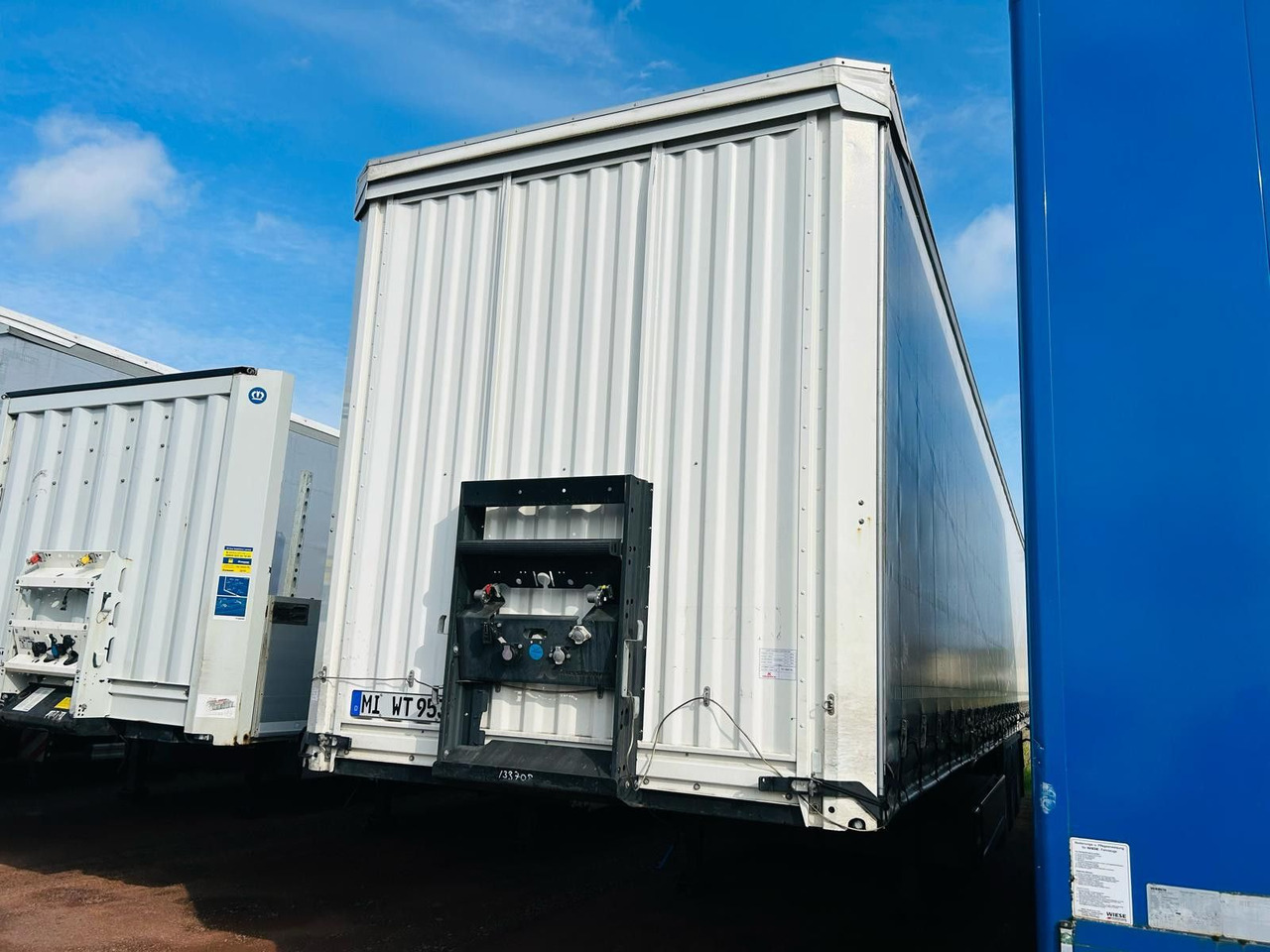 Kässbohrer Schiebeplanen Auflieger - نصف مقطورة بستائر جانبية: صورة 4 Kässbohrer Schiebeplanen Auflieger - نصف مقطورة بستائر جانبية: صورة 4