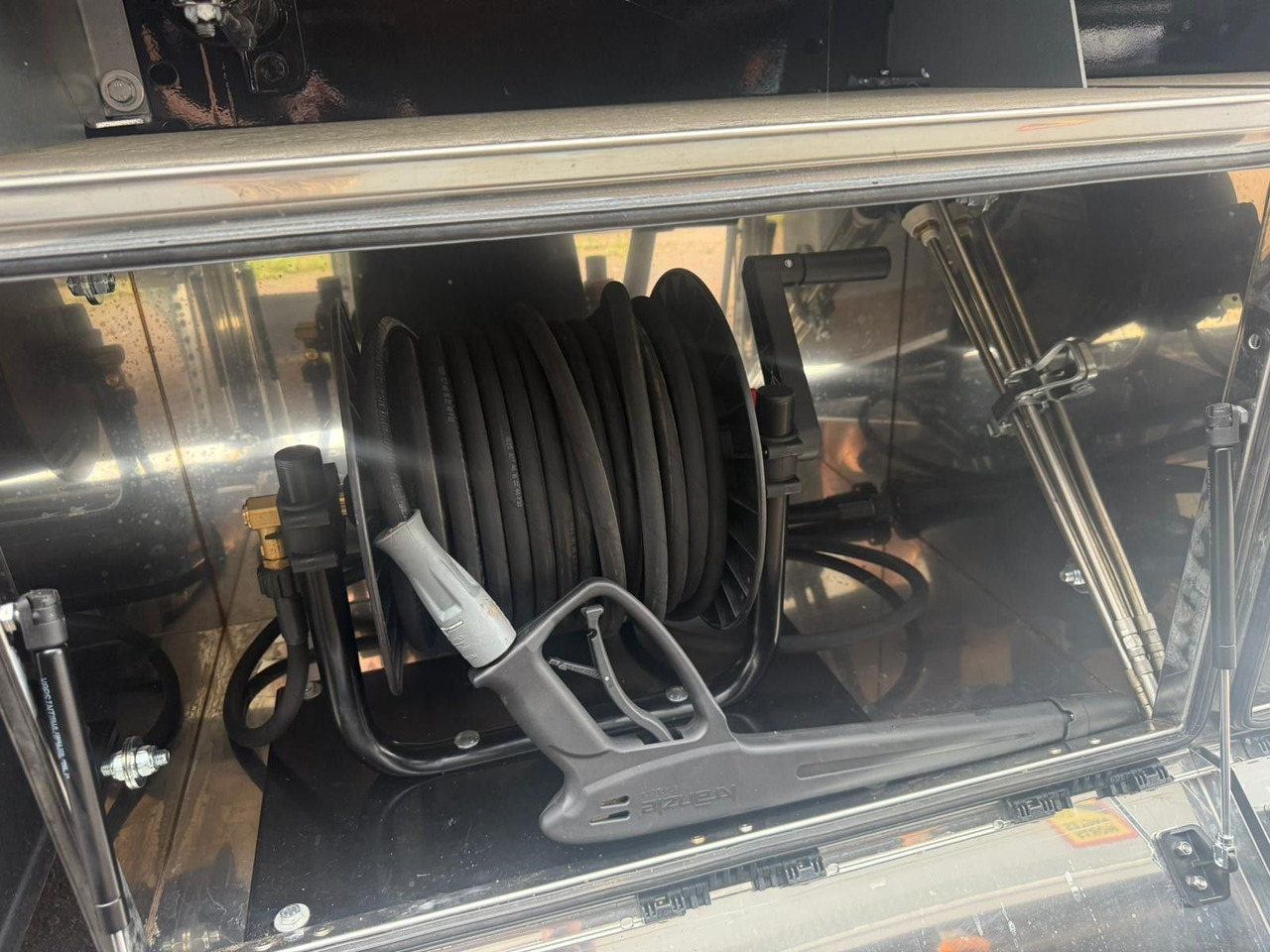 نصف مقطورة قلابة Kempf SKM 36/3 AK Alu Kipper 55 m³ Waschgerät: صورة 8 نصف مقطورة قلابة Kempf SKM 36/3 AK Alu Kipper 55 m³ Waschgerät: صورة 8