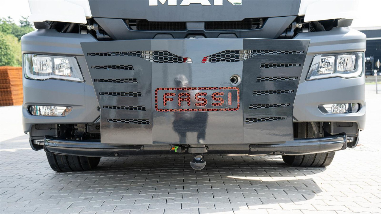 MAN 35.470 8x2 Kran F710 RA2.26 - شاحنة كرين: صورة 3 MAN 35.470 8x2 Kran F710 RA2.26 - شاحنة كرين: صورة 3