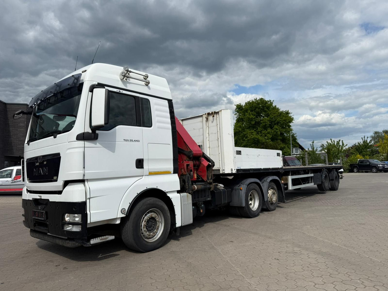 MAN TGX 26.440 6x2 mit HMF 3000-5 Kran - مقطورة السحب: صورة 2 MAN TGX 26.440 6x2 mit HMF 3000-5 Kran - مقطورة السحب: صورة 2