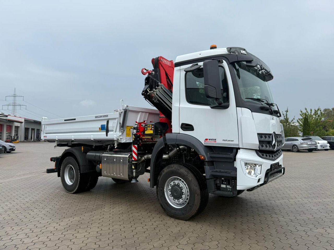 Mercedes-Benz Arocs 1835 4x4 Allrad Fassi F135 Kran Kipper - شاحنة كرين: صورة 2 Mercedes-Benz Arocs 1835 4x4 Allrad Fassi F135 Kran Kipper - شاحنة كرين: صورة 2