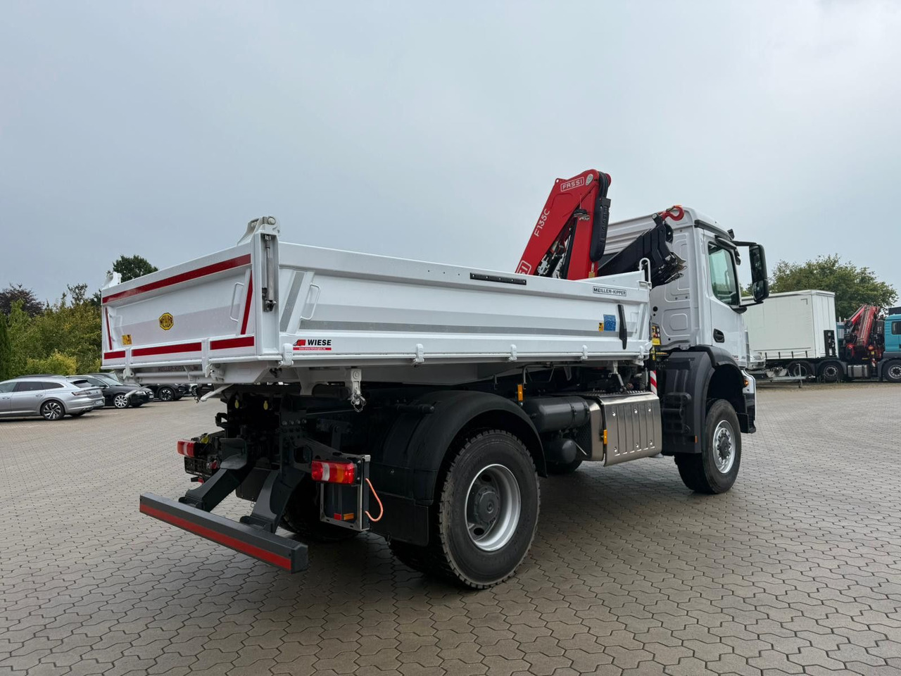 Mercedes-Benz Arocs 1835 4x4 Allrad Fassi F135 Kran Kipper - شاحنة كرين: صورة 3 Mercedes-Benz Arocs 1835 4x4 Allrad Fassi F135 Kran Kipper - شاحنة كرين: صورة 3
