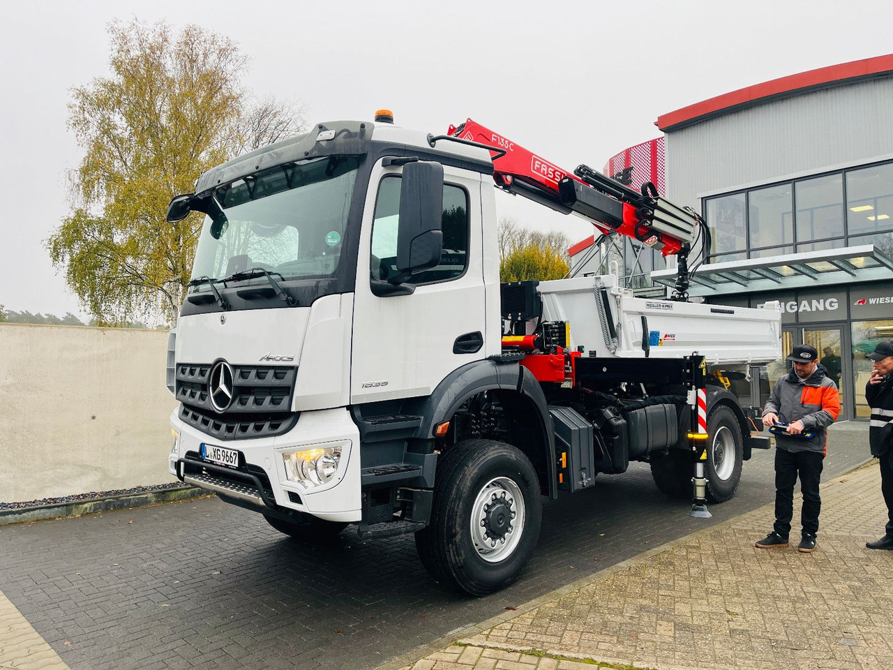 Mercedes-Benz Arocs 1835 4x4 Meiller Fassi Kran Kipper - شاحنة قلاب, شاحنة كرين: صورة 1 Mercedes-Benz Arocs 1835 4x4 Meiller Fassi Kran Kipper - شاحنة قلاب, شاحنة كرين: صورة 1