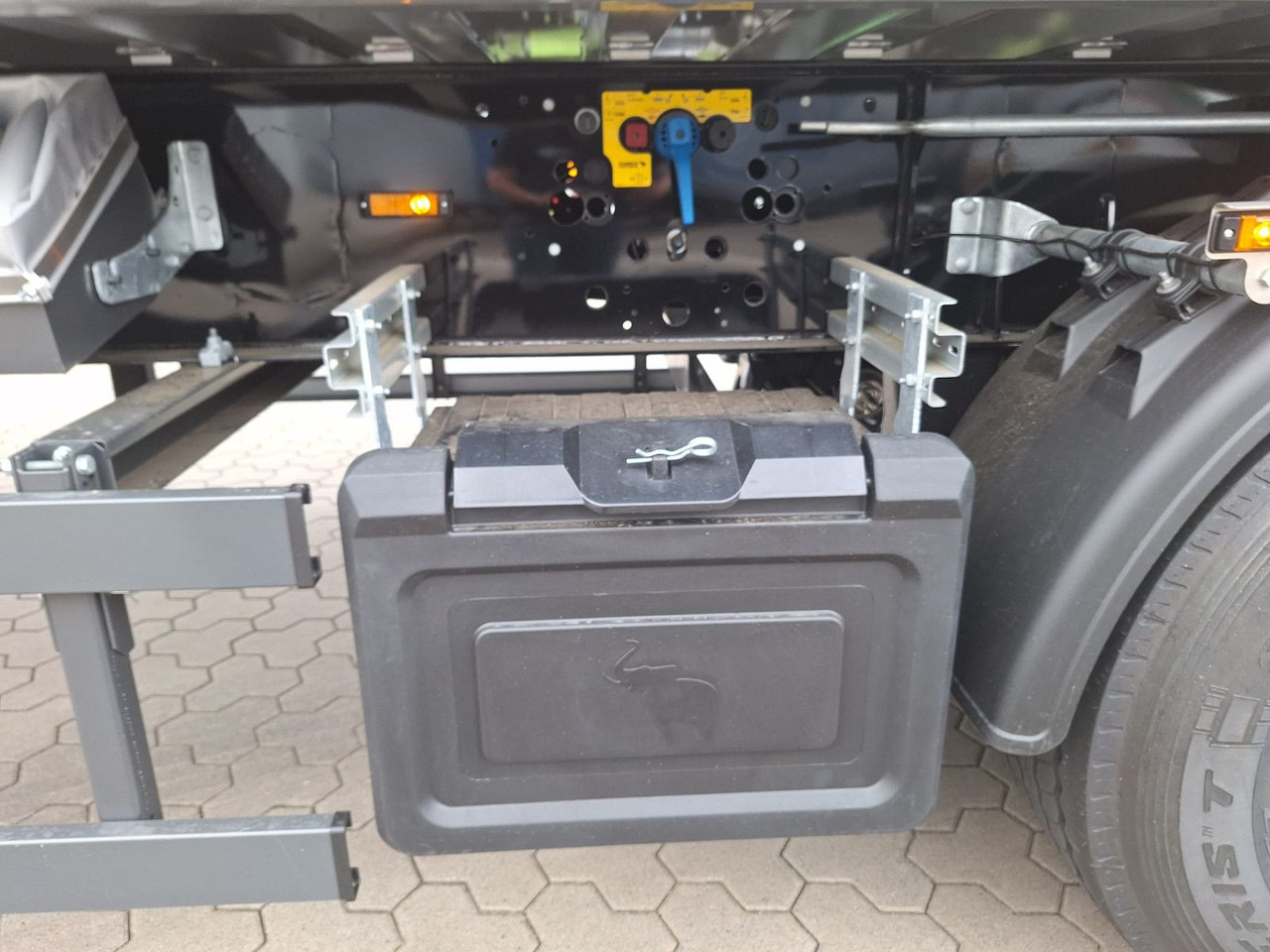نصف مقطورة قلابة Schmitz Cargobull Kipper 52m³ mit gekröpftem Chassis: صورة 13 نصف مقطورة قلابة Schmitz Cargobull Kipper 52m³ mit gekröpftem Chassis: صورة 13