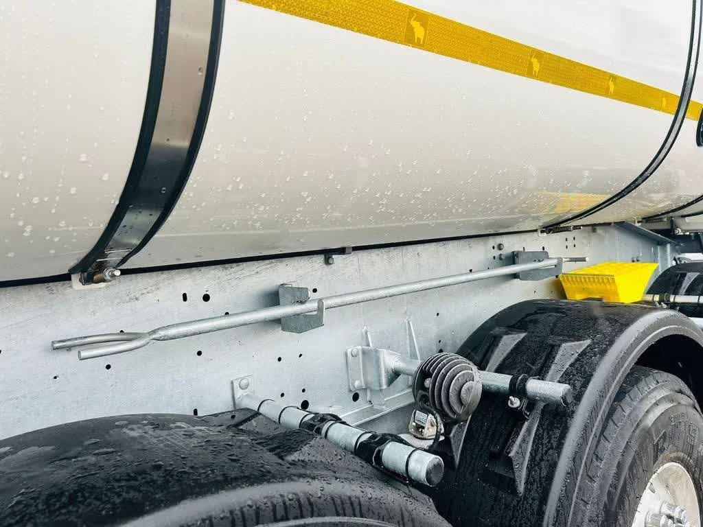 Schmitz Cargobull Thermomulde 24m³  isoliert elektrisches Verdeck - نصف مقطورة قلابة: صورة 4 Schmitz Cargobull Thermomulde 24m³  isoliert elektrisches Verdeck - نصف مقطورة قلابة: صورة 4