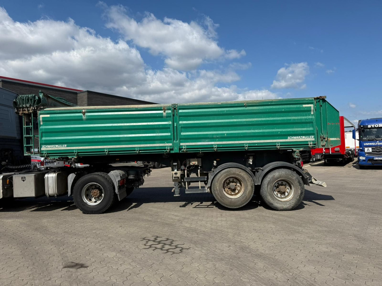 Schwarzmüller 2 Achs Dreiseitenkipper 21m³ mit elektr. Verdeck - مقطورة قلابة: صورة 5 Schwarzmüller 2 Achs Dreiseitenkipper 21m³ mit elektr. Verdeck - مقطورة قلابة: صورة 5