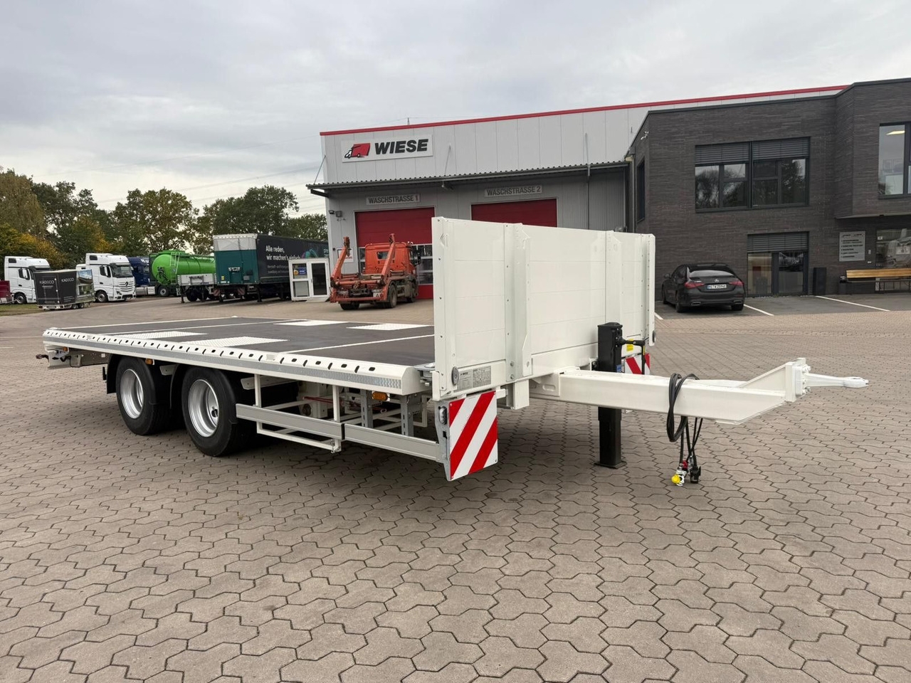Tandemanhänger Plattform - مقطورات مسطحة: صورة 1 Tandemanhänger Plattform - مقطورات مسطحة: صورة 1