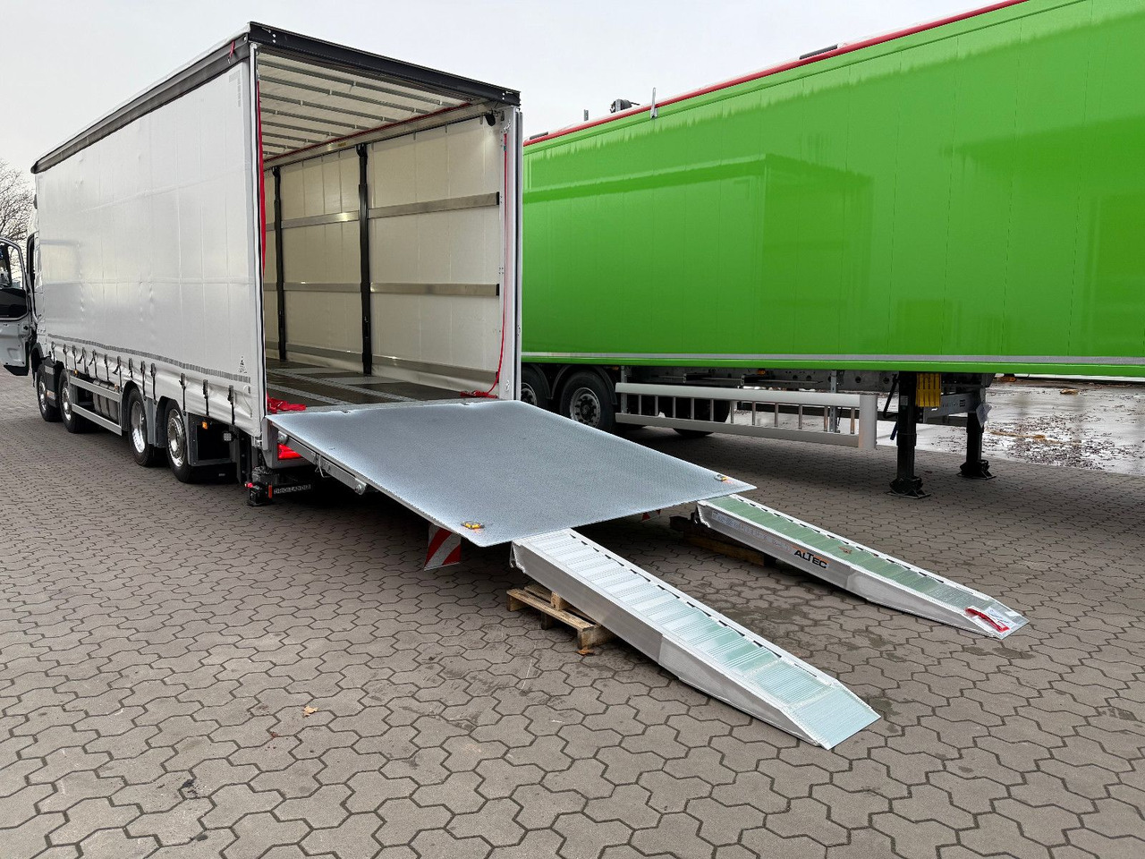 Volvo FH 500 8x2 Arbeitsbühnen Transporter LBW 9t - شاحنة سحب: صورة 5 Volvo FH 500 8x2 Arbeitsbühnen Transporter LBW 9t - شاحنة سحب: صورة 5