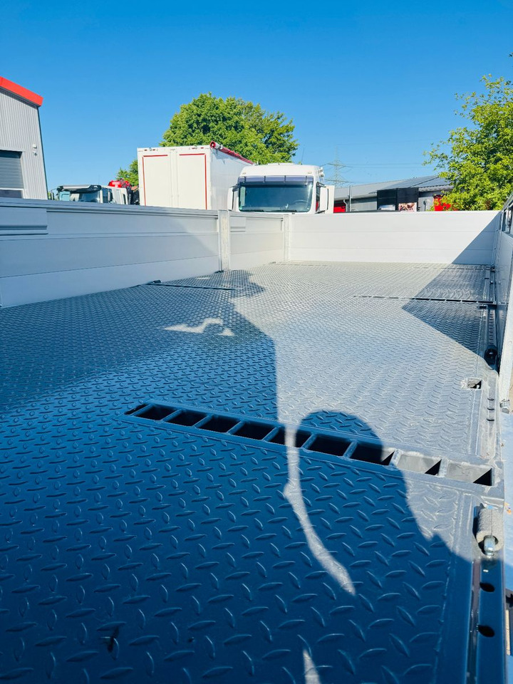 Volvo FH 500 8x2 mit F710RA.2.27 L426 und V20 Winde - شاحنة كرين: صورة 4 Volvo FH 500 8x2 mit F710RA.2.27 L426 und V20 Winde - شاحنة كرين: صورة 4