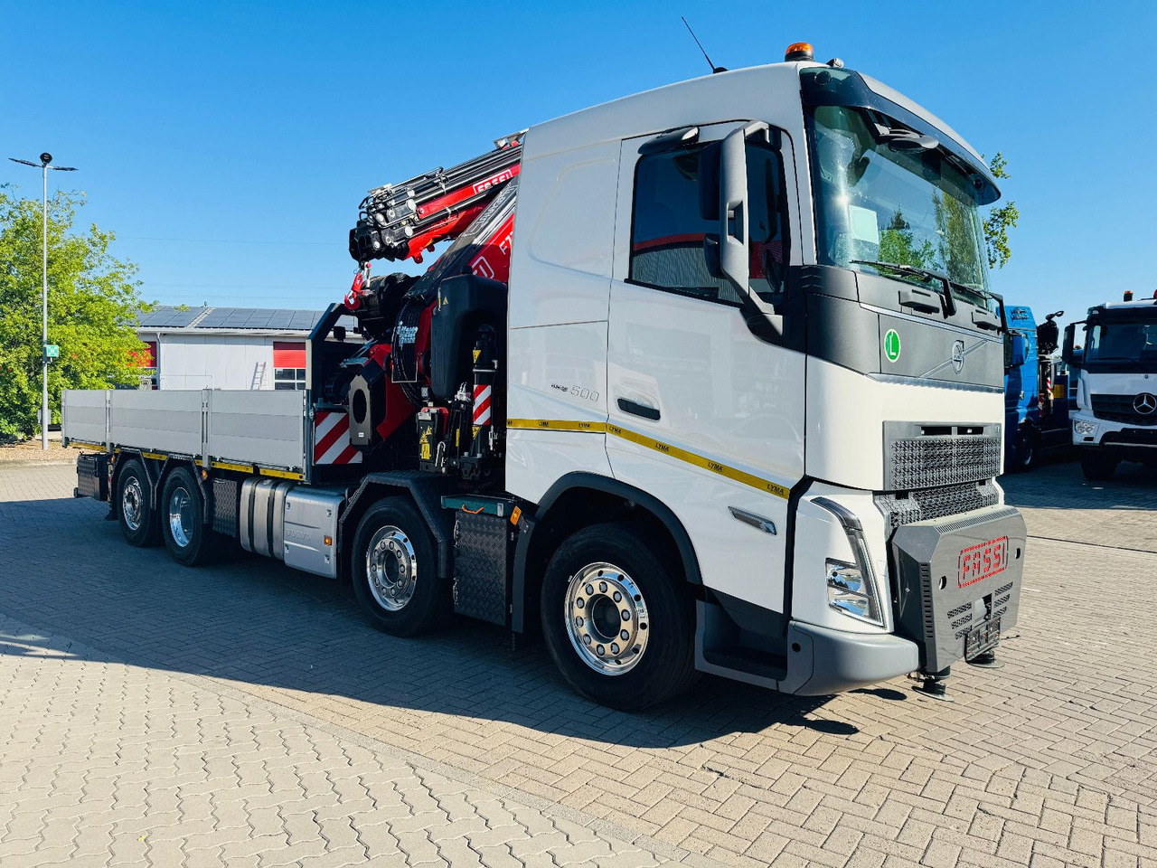 Volvo FH 500 8x2 mit F710RA.2.27 L426 und V20 Winde - شاحنة, شاحنة كرين: صورة 2 Volvo FH 500 8x2 mit F710RA.2.27 L426 und V20 Winde - شاحنة, شاحنة كرين: صورة 2