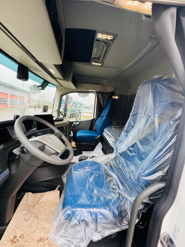 Volvo FH 500 8x4 Kran F710 RA2.27 Jib & Winde Sofort - شاحنة كرين: صورة 5 Volvo FH 500 8x4 Kran F710 RA2.27 Jib & Winde Sofort - شاحنة كرين: صورة 5