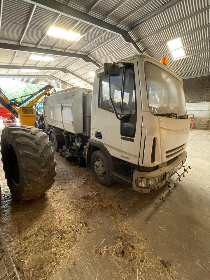 IVECO 17 E 17 - سياره كنس شوارع: صورة 1 IVECO 17 E 17 - سياره كنس شوارع: صورة 1