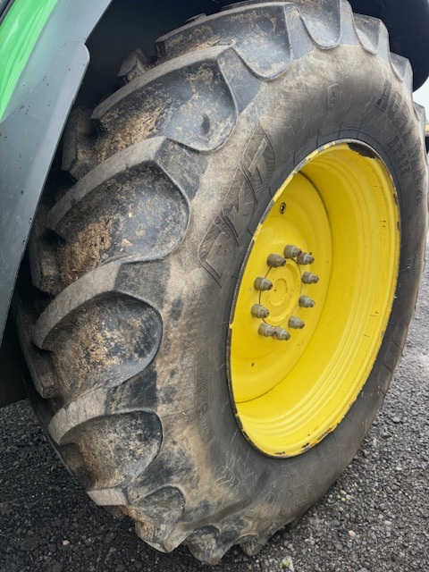 JOHN DEERE 6210R - جرار: صورة 2 JOHN DEERE 6210R - جرار: صورة 2