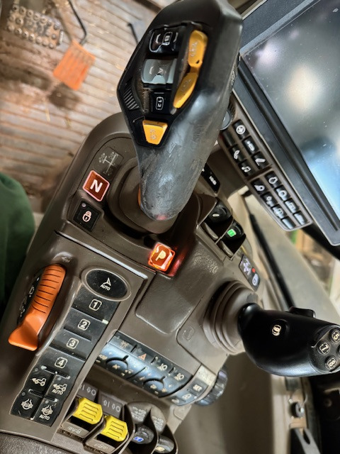 JOHN DEERE 6250R - جرار: صورة 4 JOHN DEERE 6250R - جرار: صورة 4