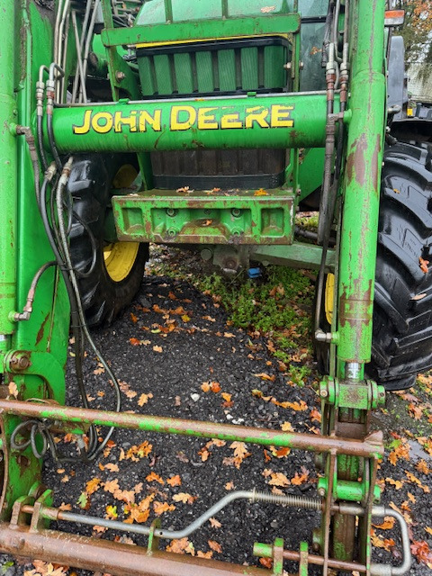 JOHN DEERE 6400 - جرار: صورة 2 JOHN DEERE 6400 - جرار: صورة 2