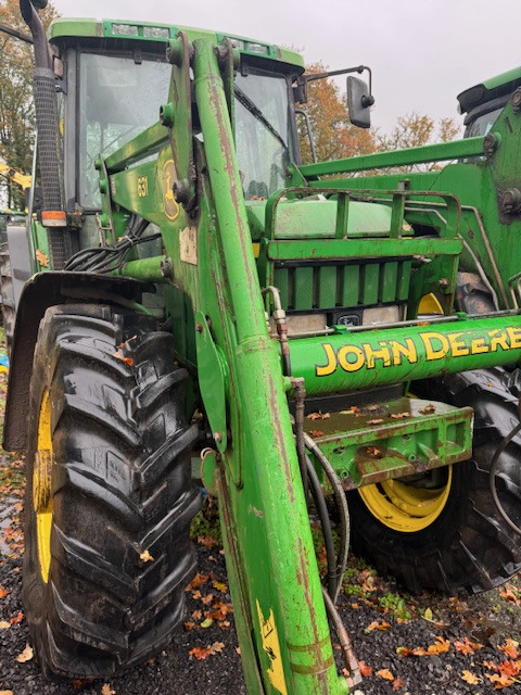 JOHN DEERE 6400 - جرار: صورة 1 JOHN DEERE 6400 - جرار: صورة 1