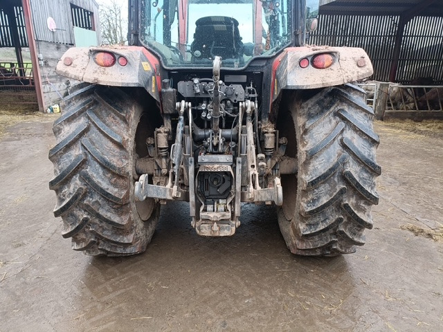 MASSEY FERGUSON 5711M - جرار: صورة 3 MASSEY FERGUSON 5711M - جرار: صورة 3