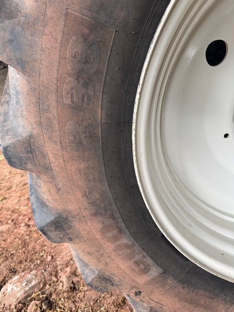 NEW HOLLAND T6.180 - جرار: صورة 4 NEW HOLLAND T6.180 - جرار: صورة 4