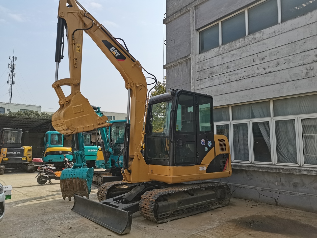 CATERPILLAR 306D - حفار زاحف: صورة 1 CATERPILLAR 306D - حفار زاحف: صورة 1