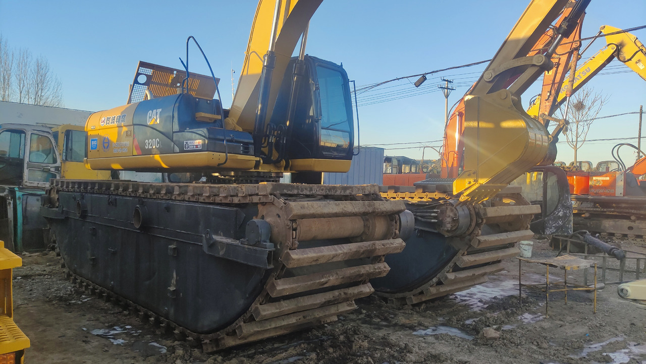 CATERPILLAR 320C - حفار برمائي: صورة 1 CATERPILLAR 320C - حفار برمائي: صورة 1