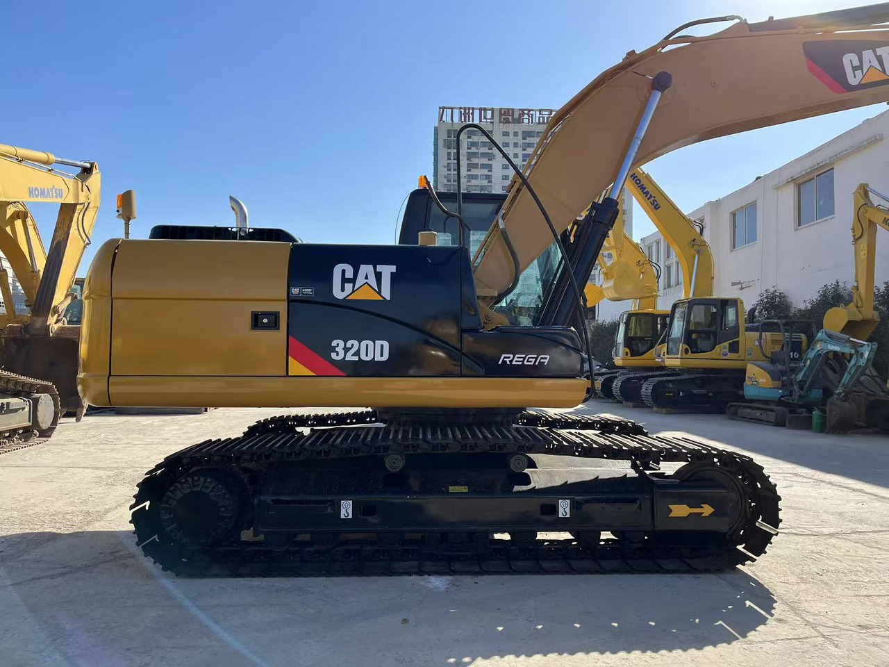 CATERPILLAR 320D - حفار زاحف: صورة 5 CATERPILLAR 320D - حفار زاحف: صورة 5