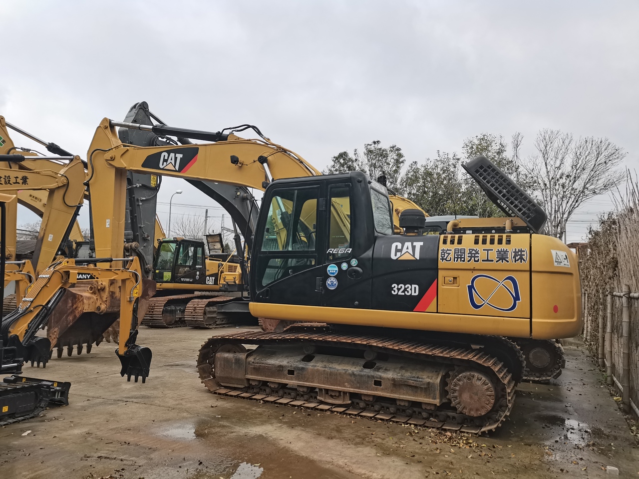 CATERPILLAR 323D - حفار زاحف: صورة 5 CATERPILLAR 323D - حفار زاحف: صورة 5
