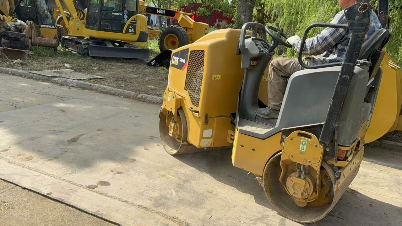 CATERPILLAR CB14B - مدحلة: صورة 3 CATERPILLAR CB14B - مدحلة: صورة 3