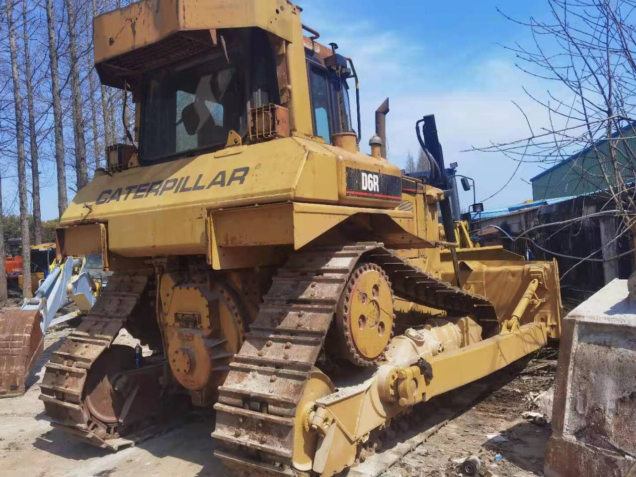 CATERPILLAR D6R Imported machine - بلدوزر: صورة 2 CATERPILLAR D6R Imported machine - بلدوزر: صورة 2