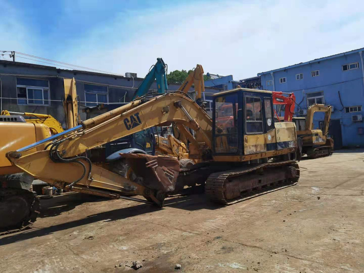 CATERPILLAR E120B - حفّار: صورة 2 CATERPILLAR E120B - حفّار: صورة 2
