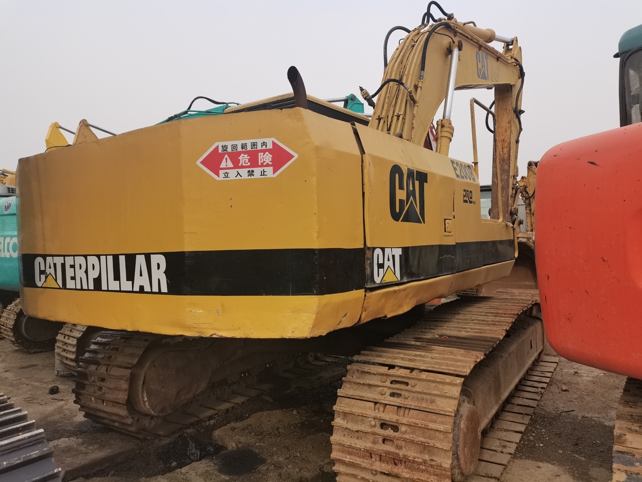 CATERPILLAR E200 - حفار زاحف: صورة 1 CATERPILLAR E200 - حفار زاحف: صورة 1