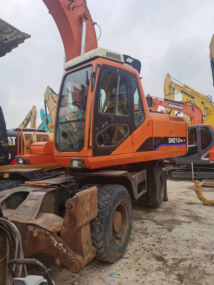 DOOSAN DH210W-7 - حفار ذو عجلات: صورة 3 DOOSAN DH210W-7 - حفار ذو عجلات: صورة 3