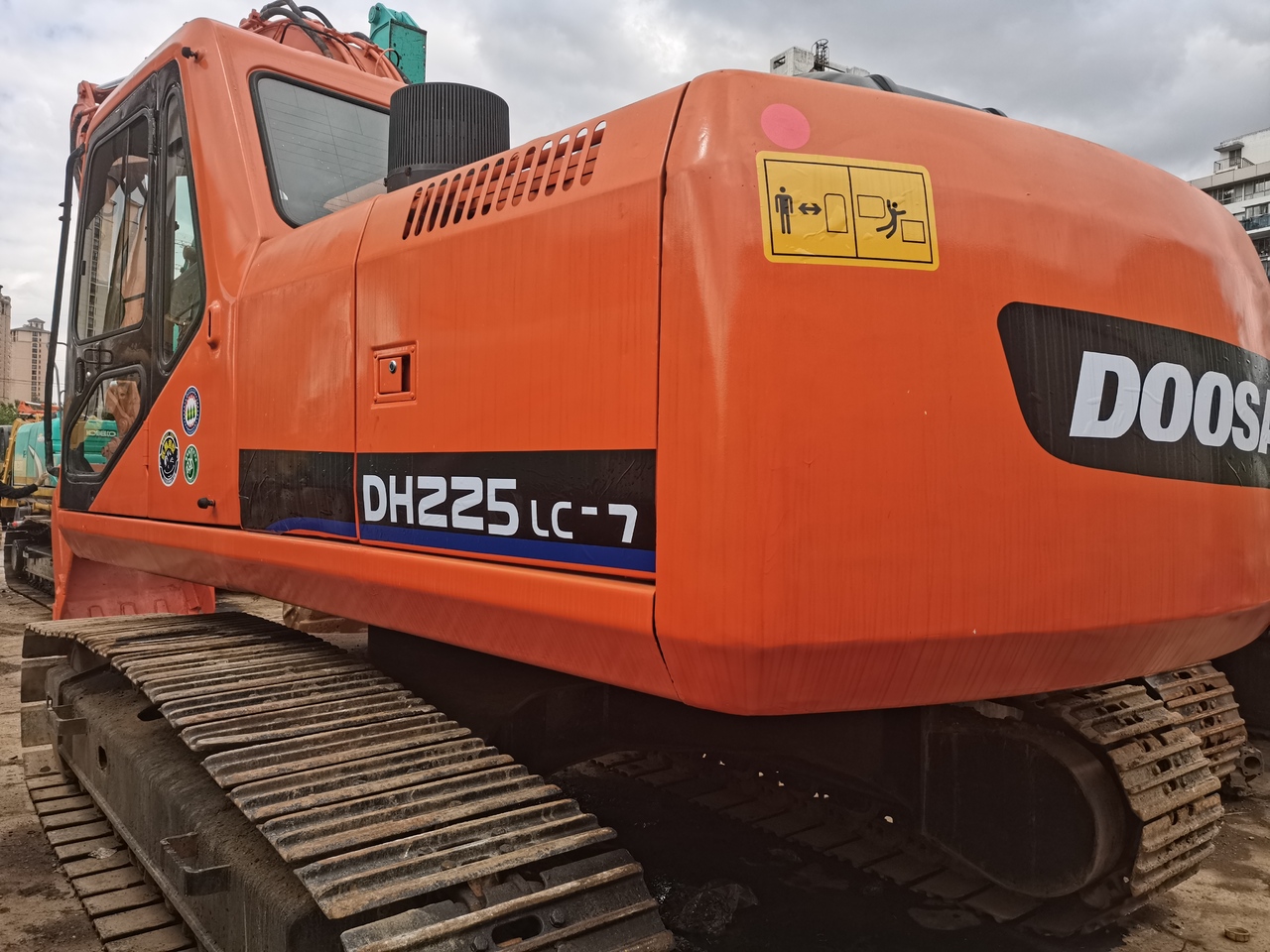 DOOSAN DH225LC-7 - حفار زاحف: صورة 2 DOOSAN DH225LC-7 - حفار زاحف: صورة 2