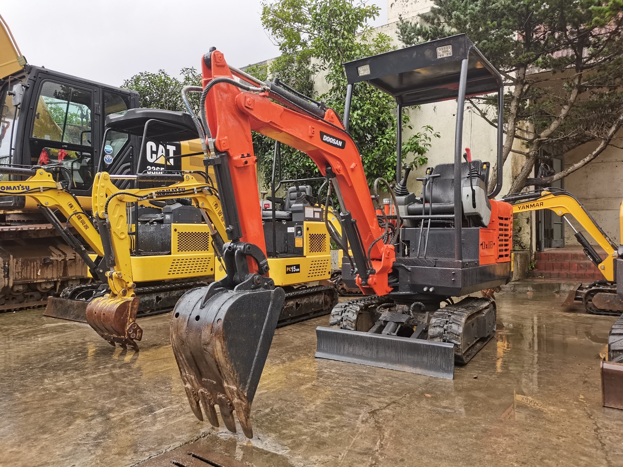 DOOSAN DX18 - حفار صغير: صورة 2 DOOSAN DX18 - حفار صغير: صورة 2