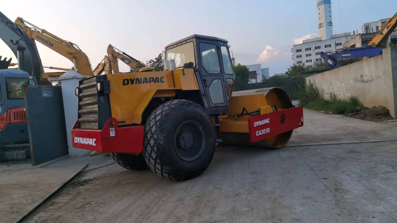 مدحلة DYNAPAC CA301D-roller: صورة 7 مدحلة DYNAPAC CA301D-roller: صورة 7