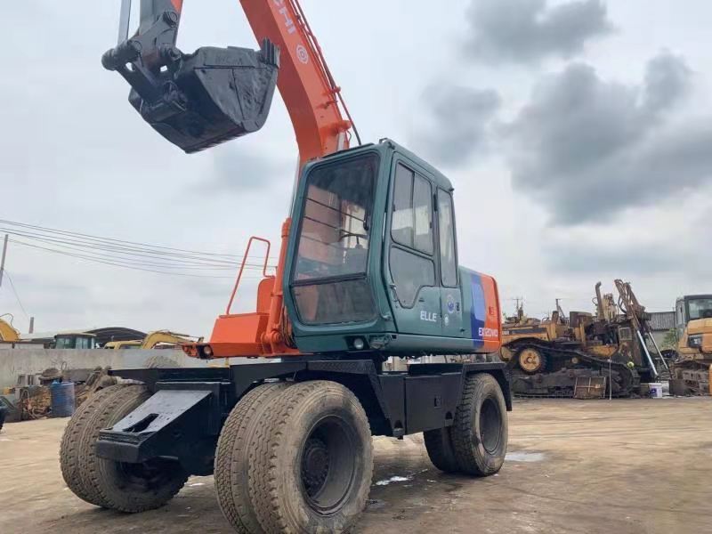 HITACHI EX120WD - حفار ذو عجلات: صورة 3 HITACHI EX120WD - حفار ذو عجلات: صورة 3