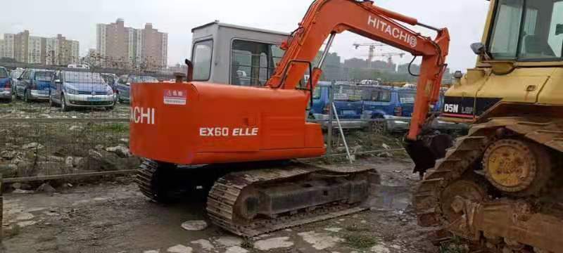 HITACHI EX60 - حفار زاحف: صورة 1 HITACHI EX60 - حفار زاحف: صورة 1