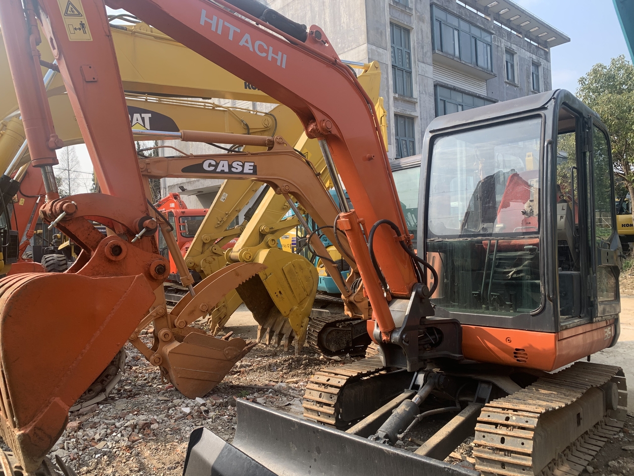 HITACHI ZX35U-mini excavator - حفار صغير: صورة 2 HITACHI ZX35U-mini excavator - حفار صغير: صورة 2