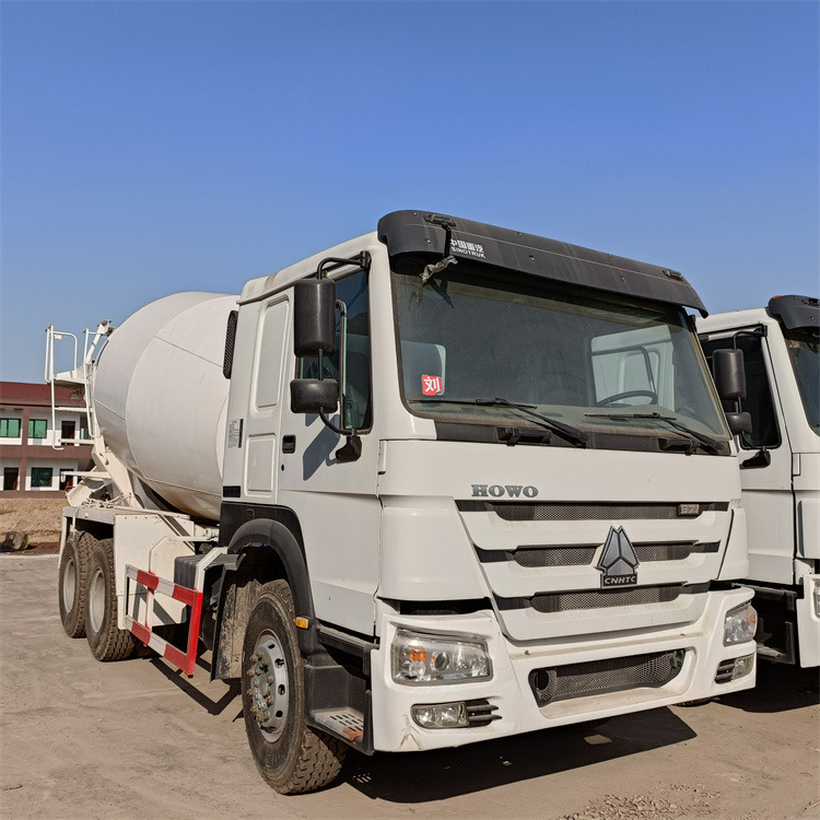 HOWO HOWO-mixer pump truck - خلاطة مع مضخة: صورة 1 HOWO HOWO-mixer pump truck - خلاطة مع مضخة: صورة 1