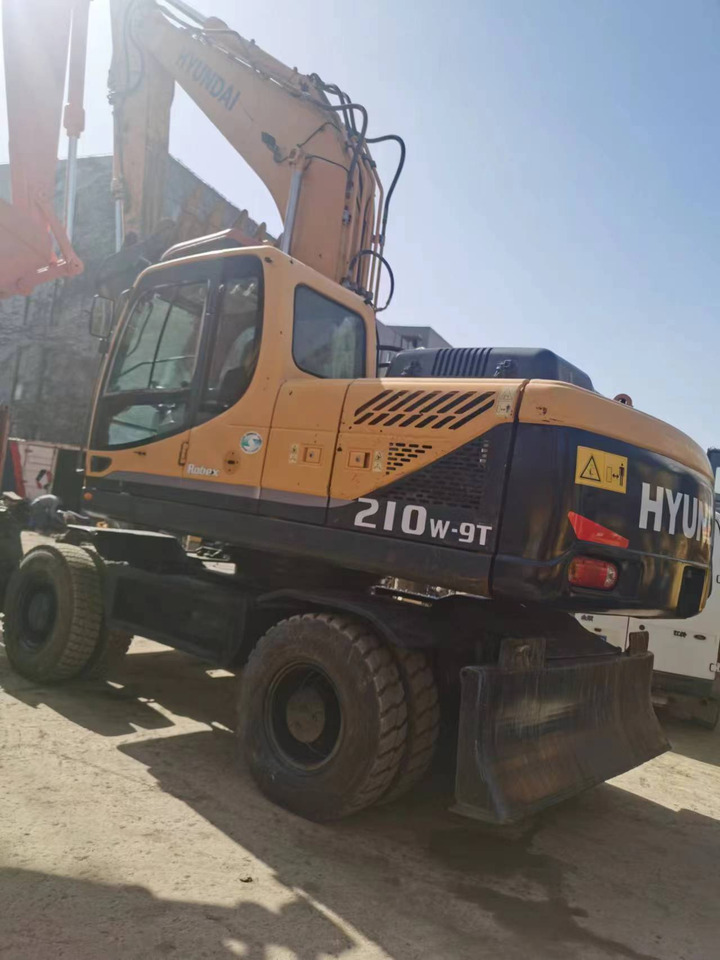 HYUNDAI R210W-9 - حفار ذو عجلات: صورة 4 HYUNDAI R210W-9 - حفار ذو عجلات: صورة 4