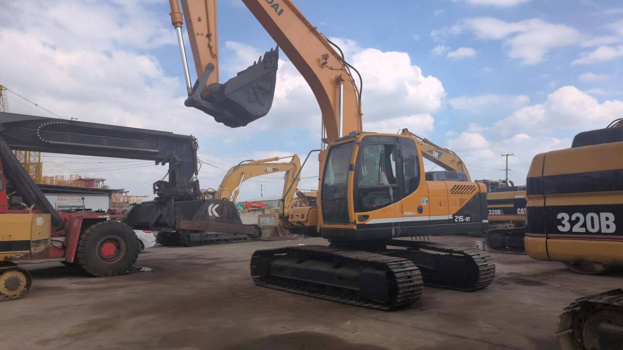 HYUNDAI R215-9T - حفار زاحف: صورة 1 HYUNDAI R215-9T - حفار زاحف: صورة 1