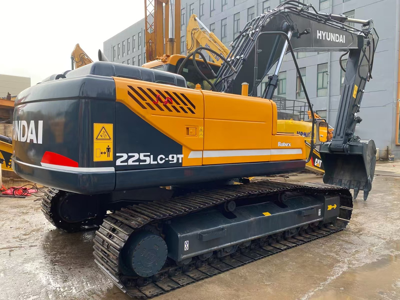 HYUNDAI R225LC-9T - حفار زاحف: صورة 1 HYUNDAI R225LC-9T - حفار زاحف: صورة 1